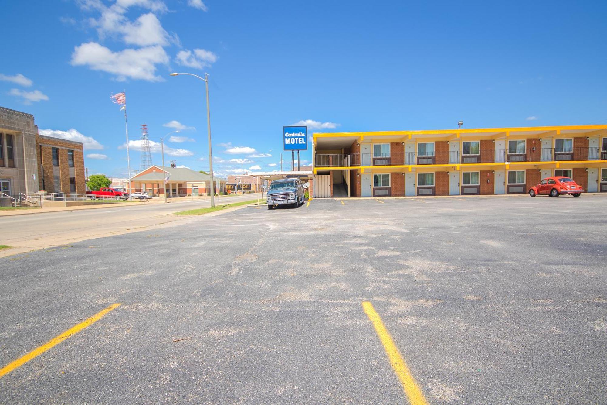 Centralia Motel Near Downtown By Oyo Bagian luar foto