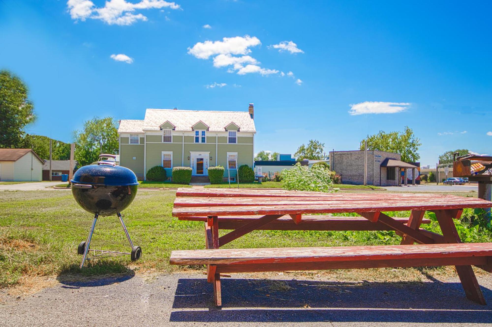 Centralia Motel Near Downtown By Oyo Bagian luar foto