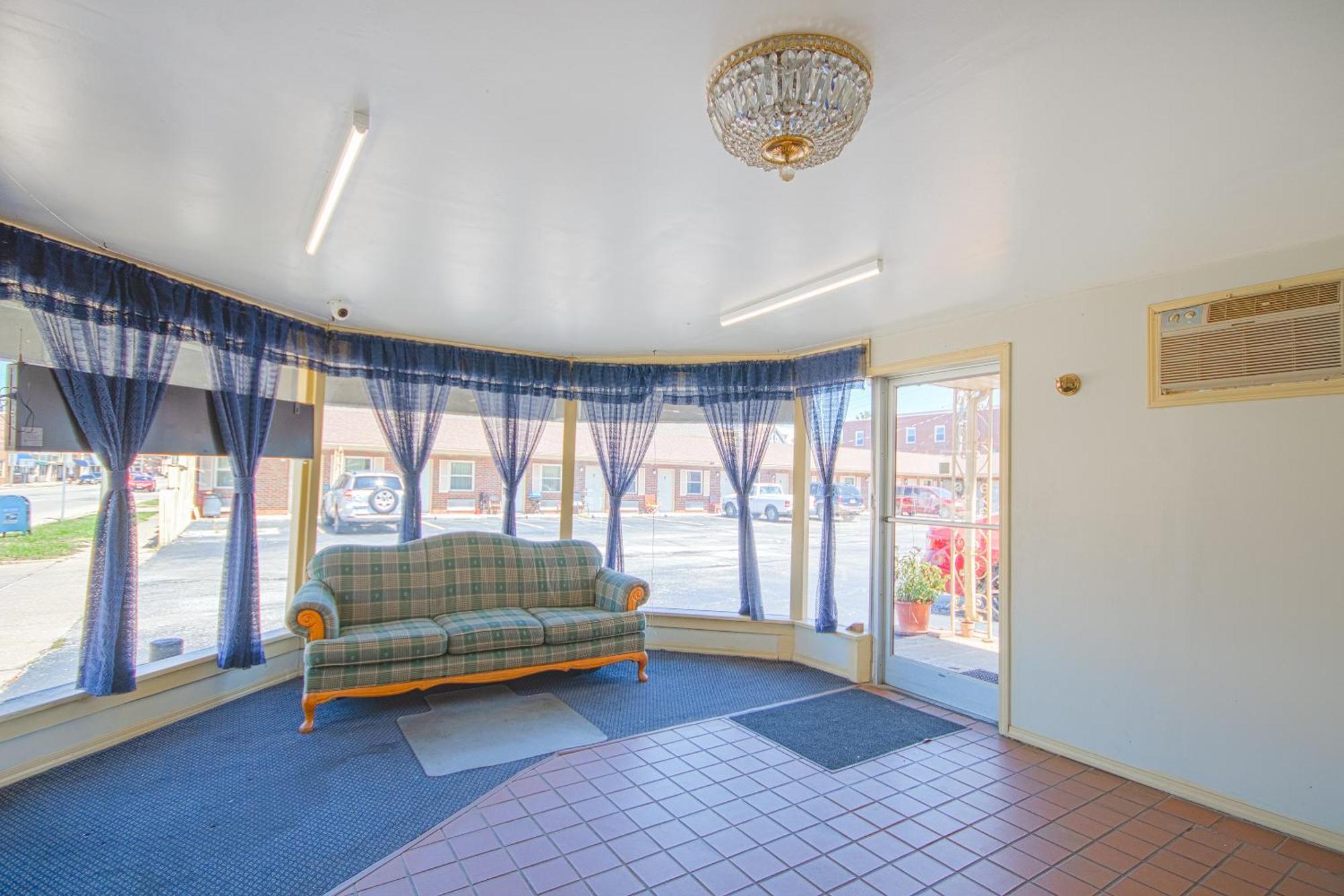 Centralia Motel Near Downtown By Oyo Bagian luar foto
