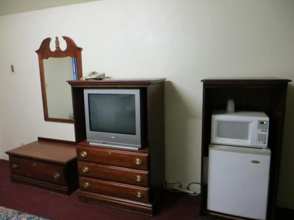 Centralia Motel Near Downtown By Oyo Bagian luar foto